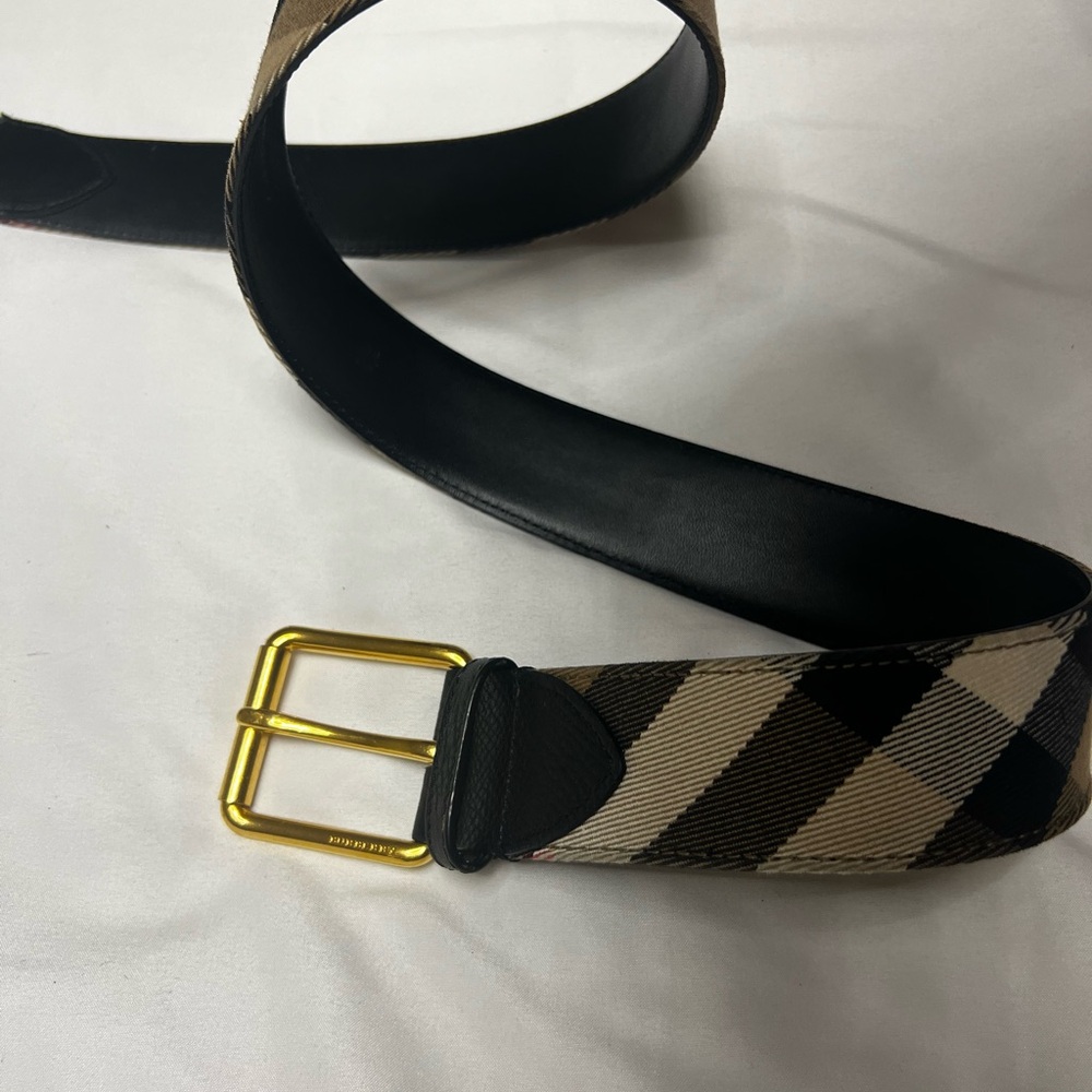 Burberry Men's Black and Tan Belt - Picture 2 of 3